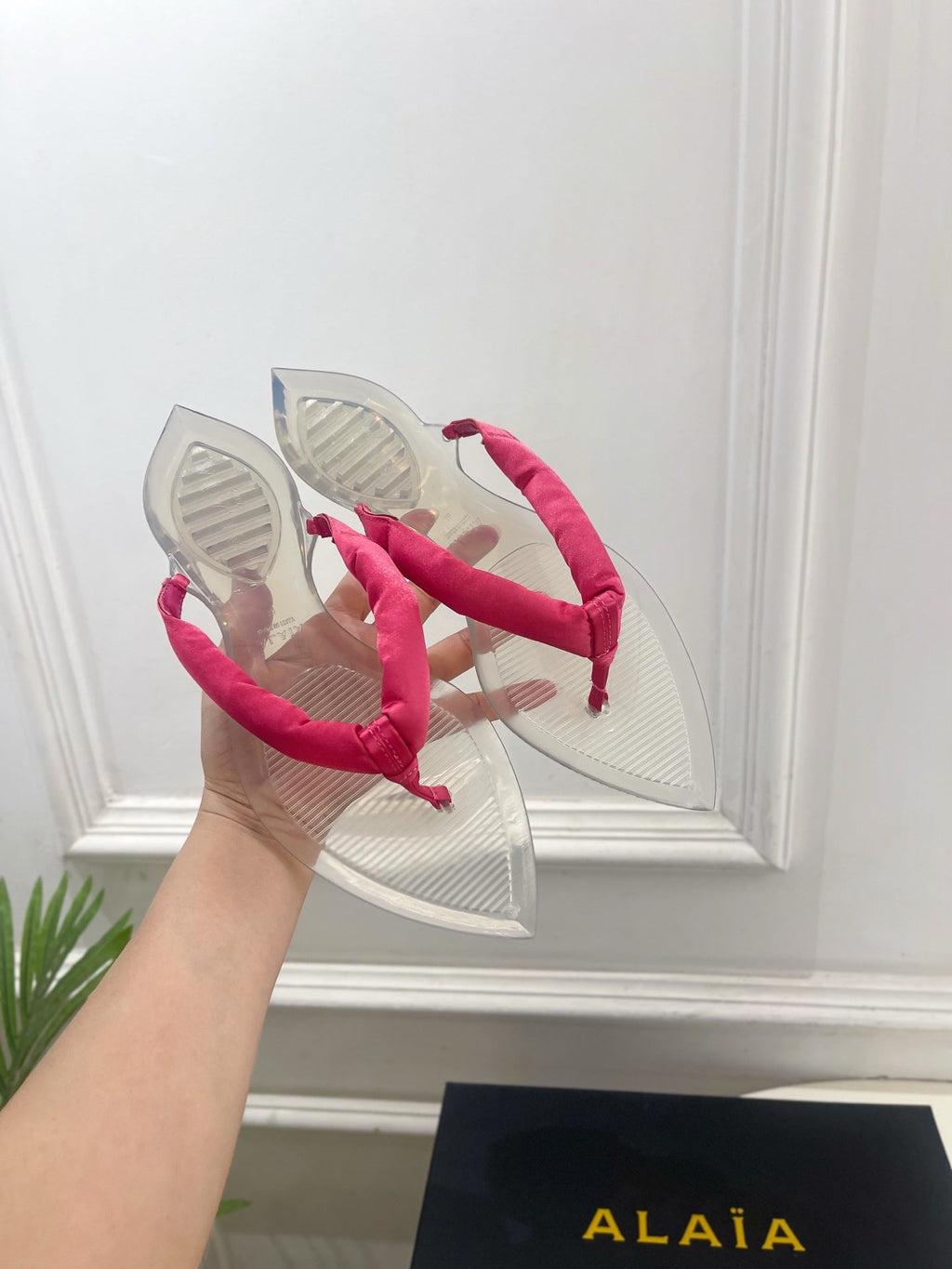 ALAIA 26S THONG SANDALS IN DARK PINK SATIN AND TRANSPARENT PVC