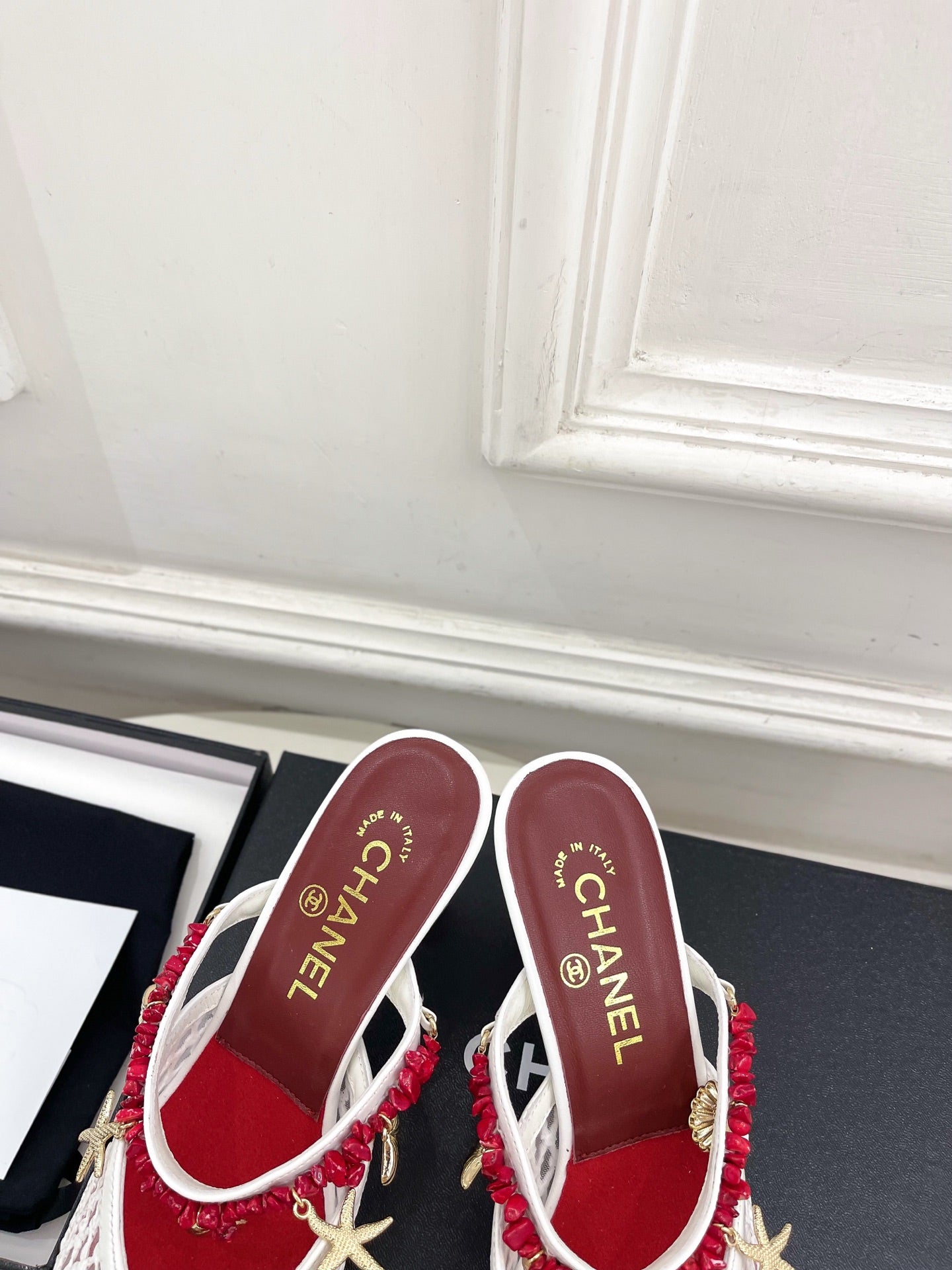 CHANEL 26S STARFISH EMBELLISHED MULE IN WHITE RED LEATHER & MESH