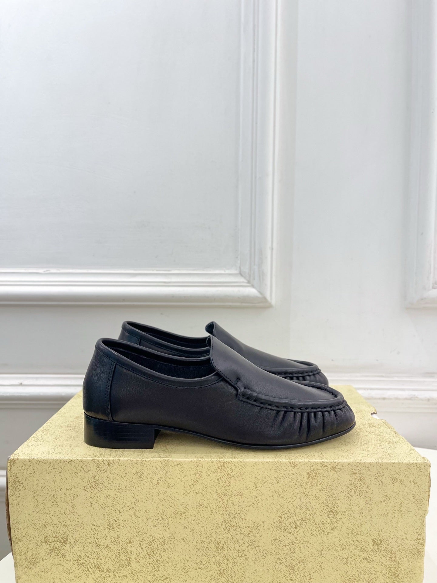 THE ROW 26S MOCCASIN LOAFERS 20MM IN BLACK CALFSKIN