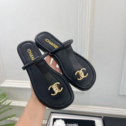CHANEL 26S THONG SANDALS IN BLACK LAMBSKIN WITH GOLD TONE CC LOGO