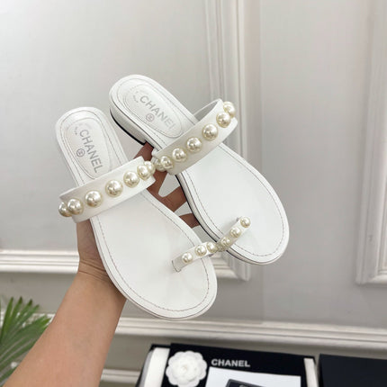 CHANEL 26S THONG SANDALS IN WHITE LAMBSKIN WITH PEARL EMBELLISHMENTS