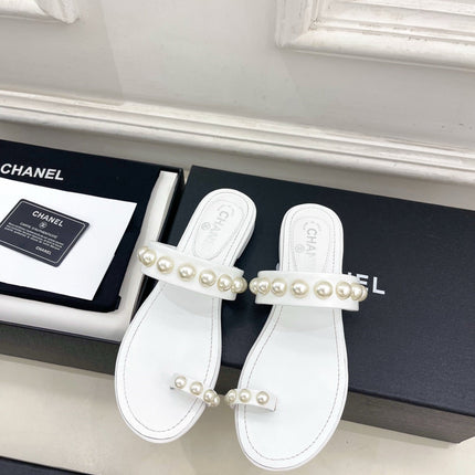 CHANEL 26S THONG SANDALS IN WHITE LAMBSKIN WITH PEARL EMBELLISHMENTS