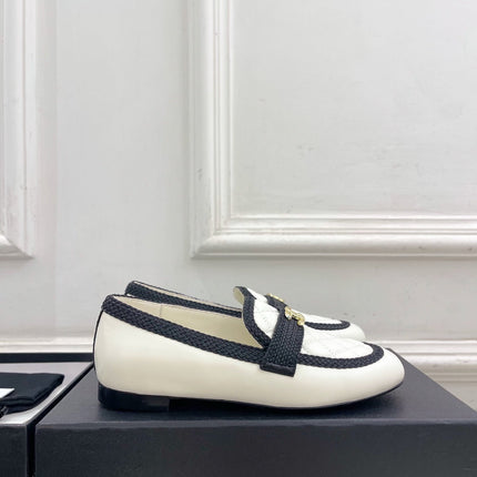 CHANEL 26S LOAFER MULES IN WHITE LAMBSKIN AND BLACK FABRIC