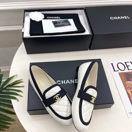 CHANEL 26S LOAFER MULES IN WHITE LAMBSKIN AND BLACK FABRIC