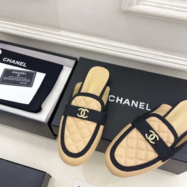 CHANEL 26S MULES IN BEIGE LAMBSKIN AND BLACK FABRIC