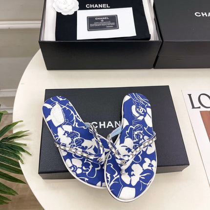 CHANEL 26S THONG SANDALS IN BLUE AND WHITE FLORAL PRINT FABRIC