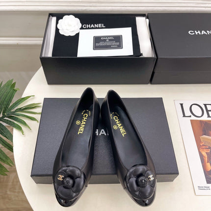 CHANEL 26S BALLET FLATS IN BLACK LAMBSKIN WITH FLOWER EMBELLISHMENT