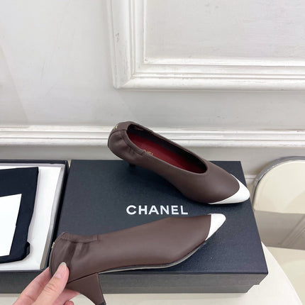 CHANEL 26S SQUARE TOE PUMPS 50 MM IN DARK BROWN LAMBSKIN WITH BLACK TOE CAP