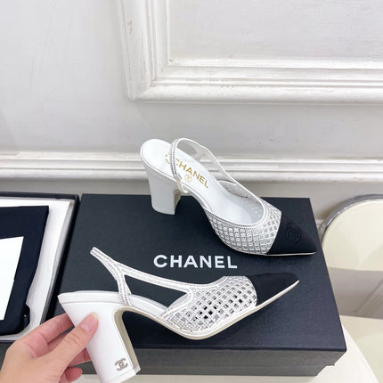 CHANEL 26S POINTED TOE HIGH HEEL SLINGBACK PUMPS 90 MM IN WHITE MESH WITH BLACK TOE CAP