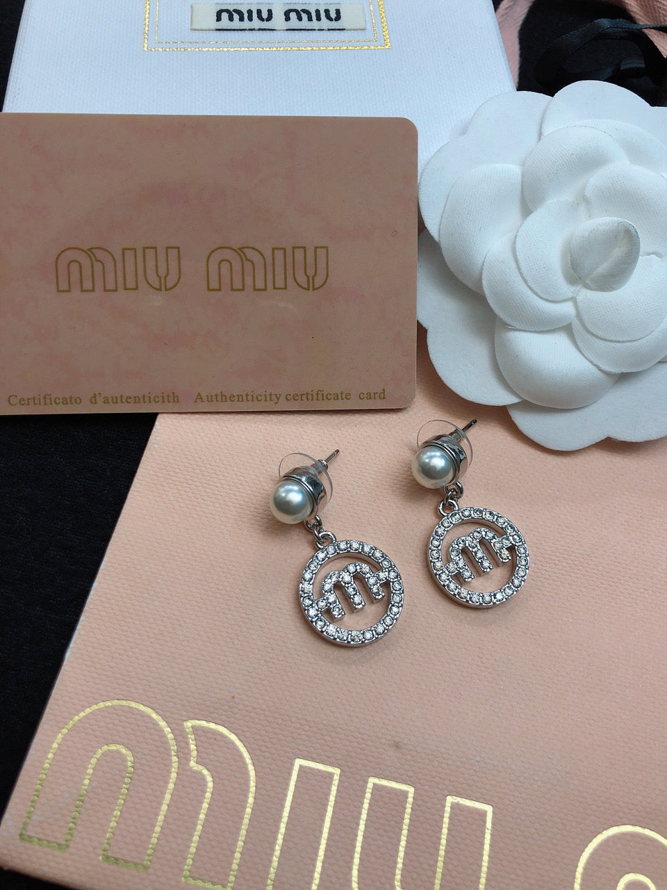 MIUMIU 26S PEARL DROP CRYSTAL LOGO CIRCLE EARRINGS IN SILVER TONE METAL 615772