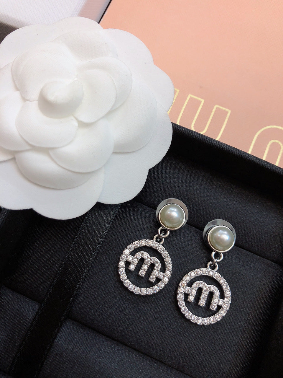 MIUMIU 26S PEARL DROP CRYSTAL LOGO CIRCLE EARRINGS IN SILVER TONE METAL 615772