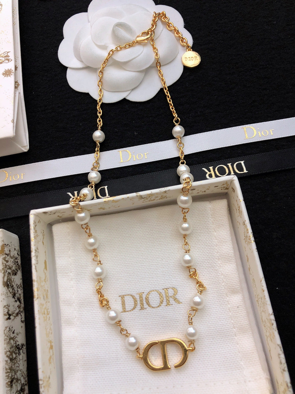 CD 26S CD LOGO PEARL CHAIN NECKLACE IN GOLD TONE METAL WITH WHITE PEARL 631005