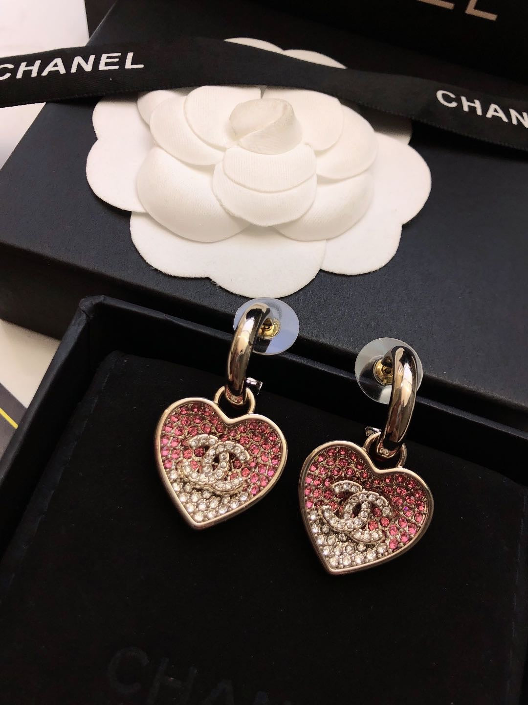 CHANEL 26S DOUBLE C LOGO TWO-TONE PAVE CRYSTAL HEART DROP HOOP EARRINGS IN GOLD METAL 631080