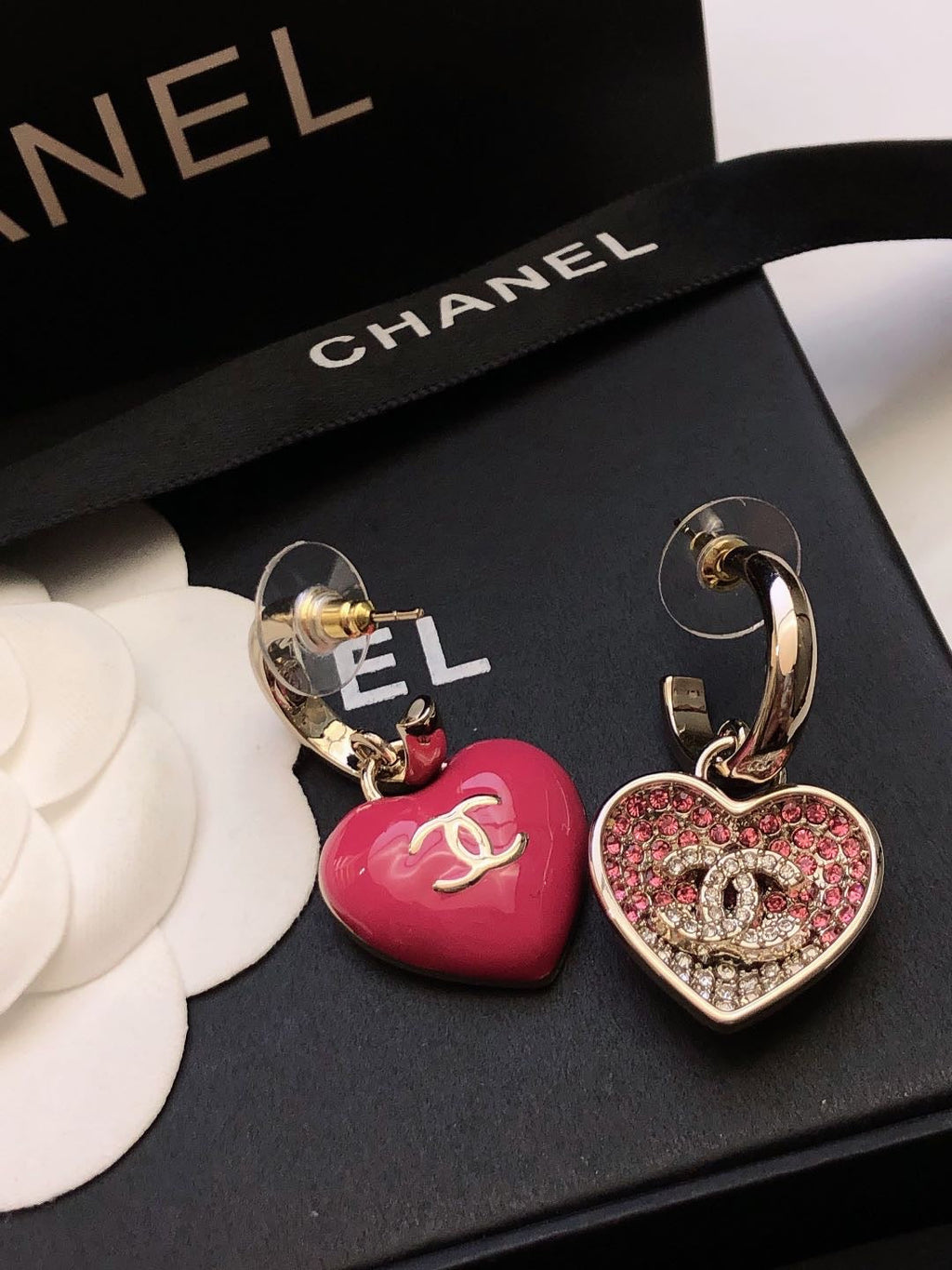 CHANEL 26S DOUBLE C LOGO TWO-TONE PAVE CRYSTAL HEART DROP HOOP EARRINGS IN GOLD METAL 631080