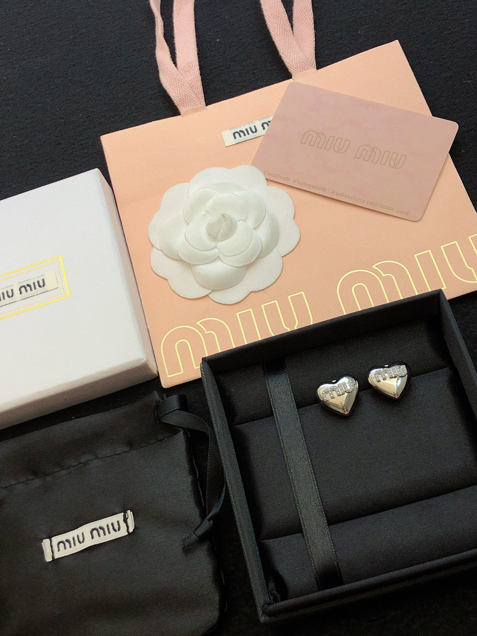 MIUMIU 26S HEART LOGO STUD EARRINGS WITH PEARL DETAILS IN SILVER TONE METAL 630844