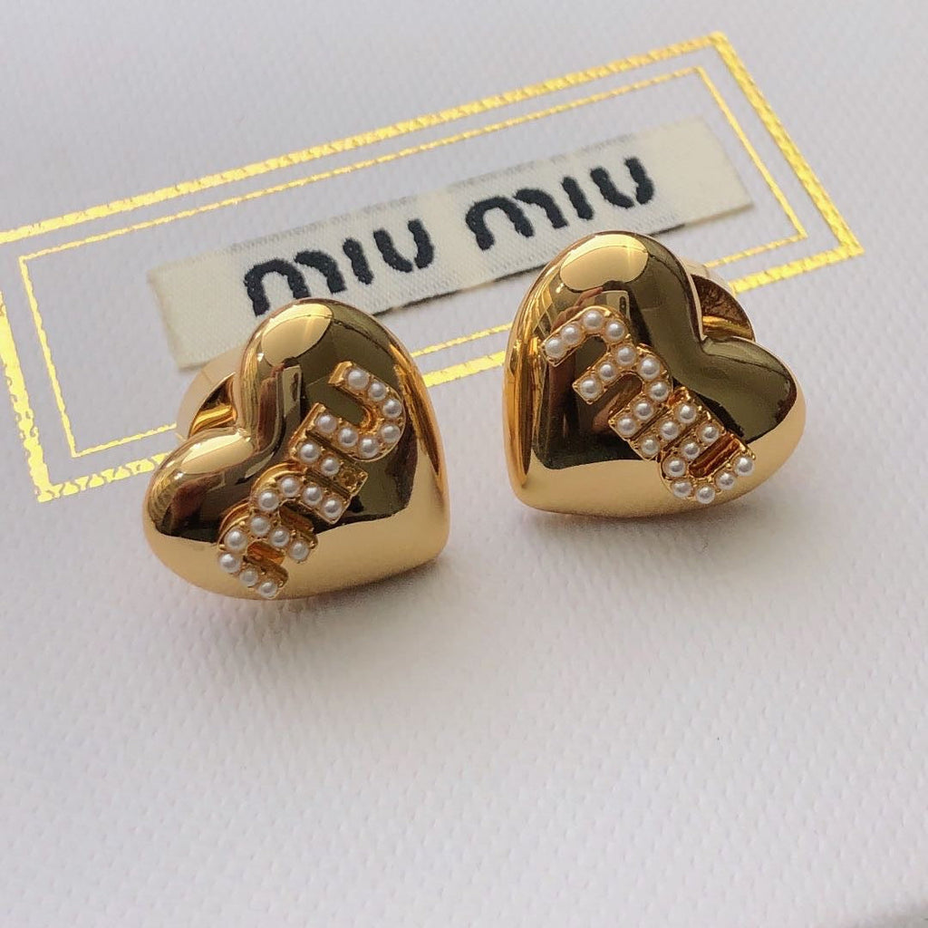 MIUMIU 26S PEARL LOGO HEART STUD EARRINGS IN GOLD TONE METAL 612685