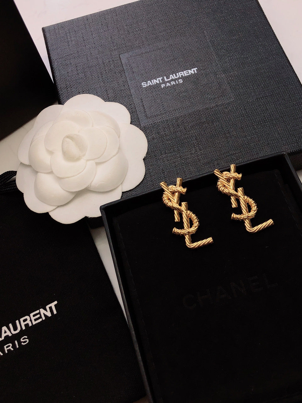 YSL 26S TWISTED ROPE LOGO STUD EARRINGS IN GOLD TONE METAL 629135