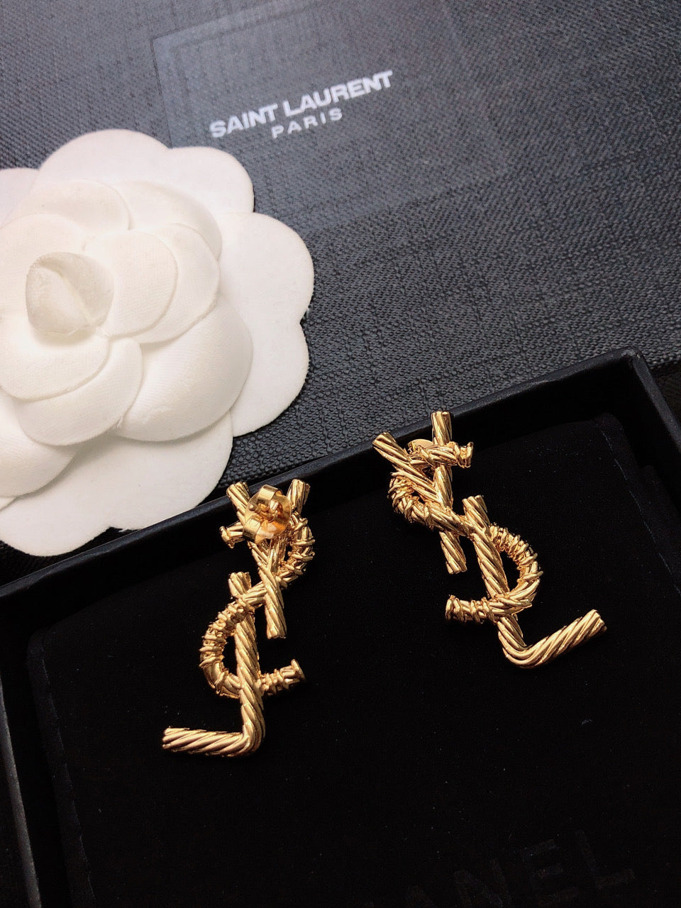 YSL 26S TWISTED ROPE LOGO STUD EARRINGS IN GOLD TONE METAL 629135