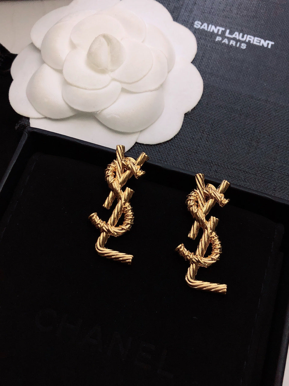 YSL 26S TWISTED ROPE LOGO STUD EARRINGS IN GOLD TONE METAL 629135