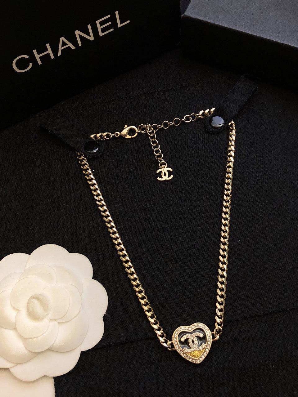 CHANEL 26S DOUBLE C LOGO PAVE CRYSTAL HEART CHAIN BRACELET IN GOLD METAL 633321