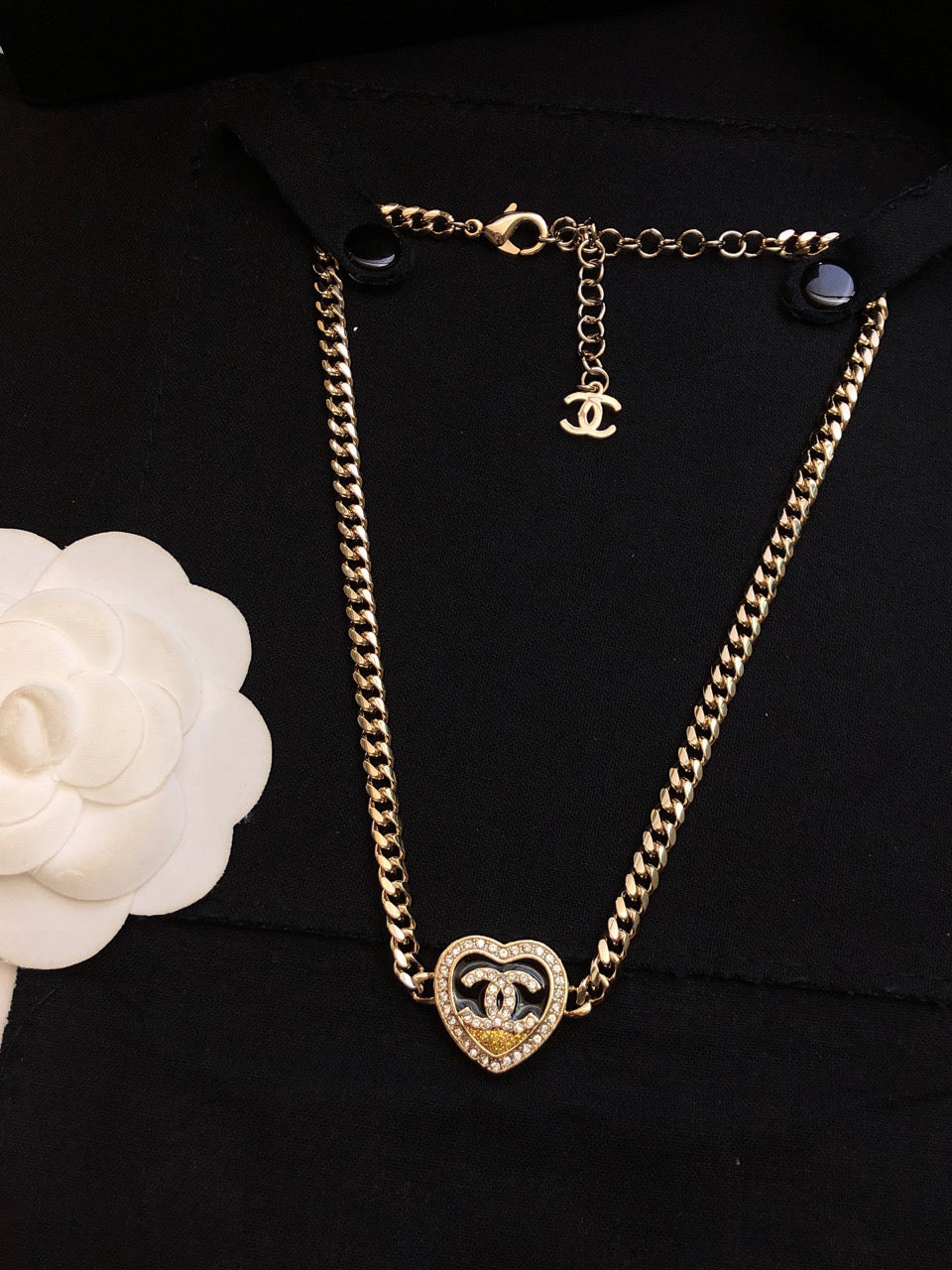 CHANEL 26S DOUBLE C LOGO PAVE CRYSTAL HEART CHAIN BRACELET IN GOLD METAL 633321