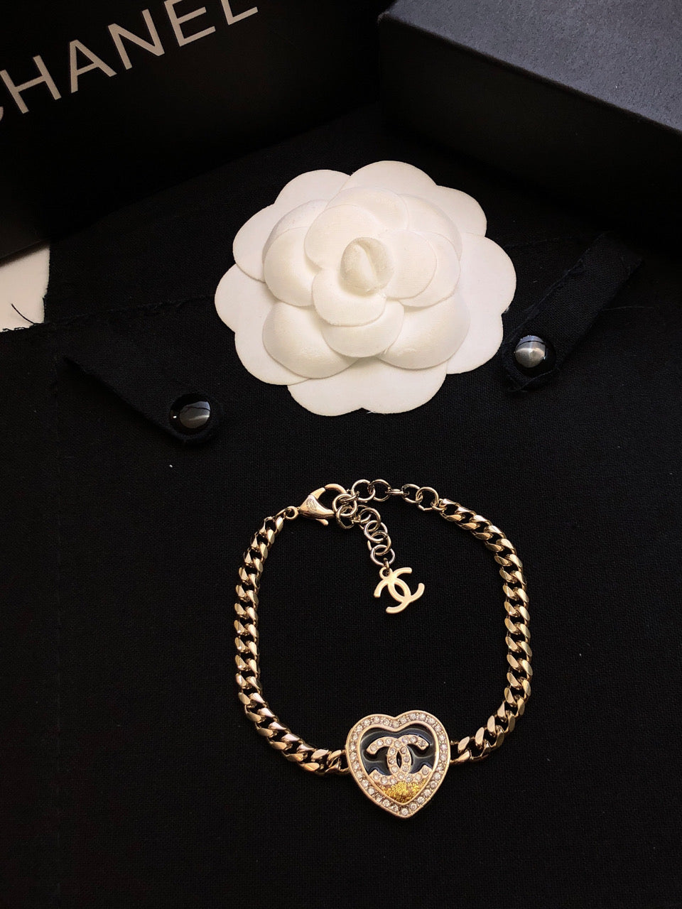 CHANEL 26S DOUBLE C LOGO PAVE CRYSTAL HEART CHAIN BRACELET IN GOLD METAL 633321