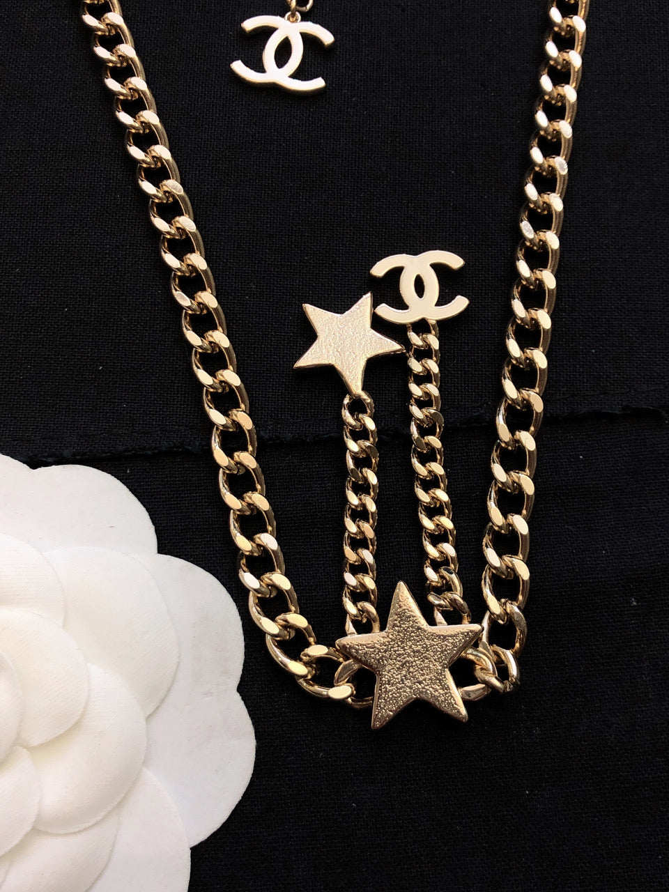 CHANEL 26S CHANEL CC LOGO DOUBLE CHAIN STAR DROP NECKLACE IN GOLD METAL 633324