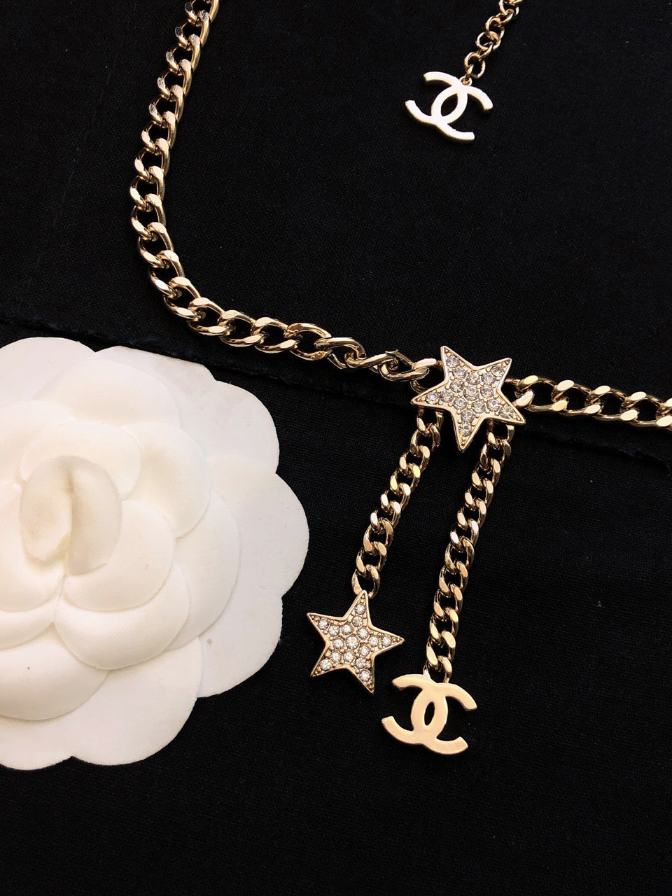 CHANEL 26S CHANEL CC LOGO DOUBLE CHAIN STAR DROP NECKLACE IN GOLD METAL 633324