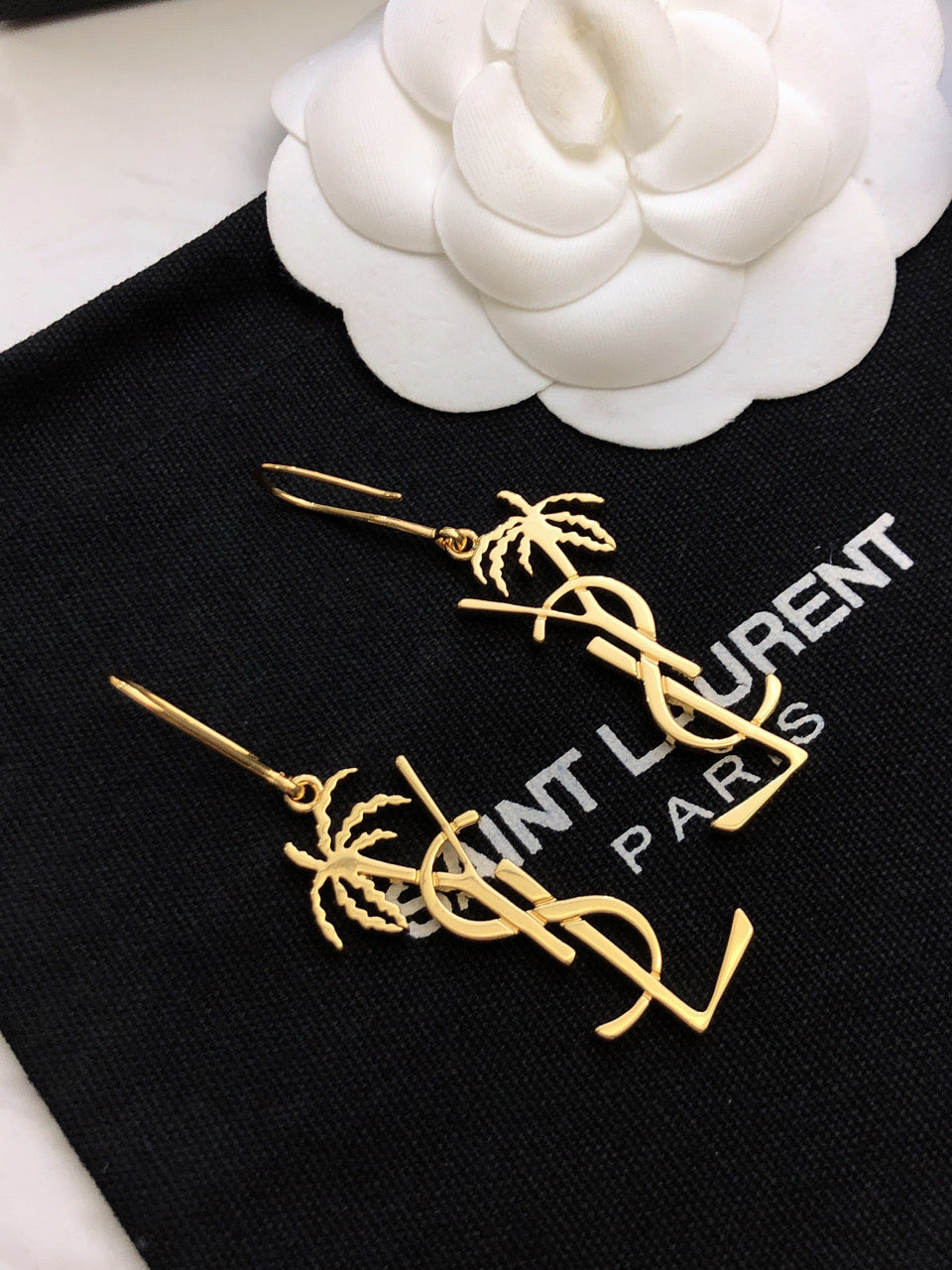 YSL 26S PALM TREE LOGO DROP EARRINGS IN GOLD TONE METAL 619168