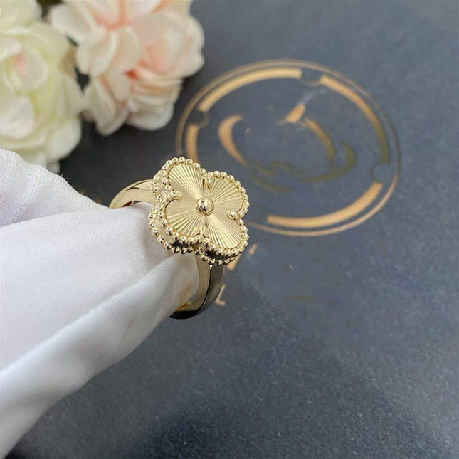 CLOVER GOLD RING