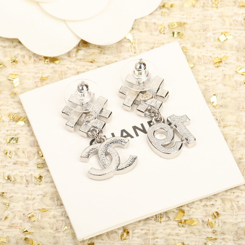 19 DOUBLE C SNOW SILVER EARRINGS
