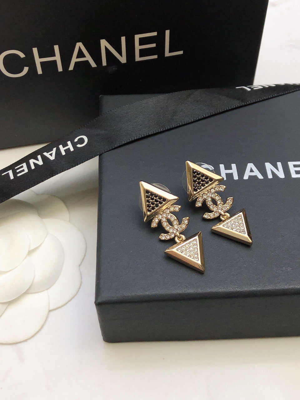 CHANEL 26S DOUBLE C LOGO TWO-TONE CRYSTAL TRIANGLE DROP EARRINGS IN GOLD METAL 631834