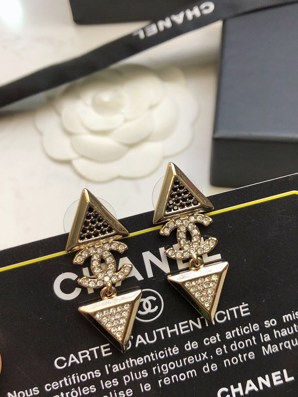 CHANEL 26S DOUBLE C LOGO TWO-TONE CRYSTAL TRIANGLE DROP EARRINGS IN GOLD METAL 631834