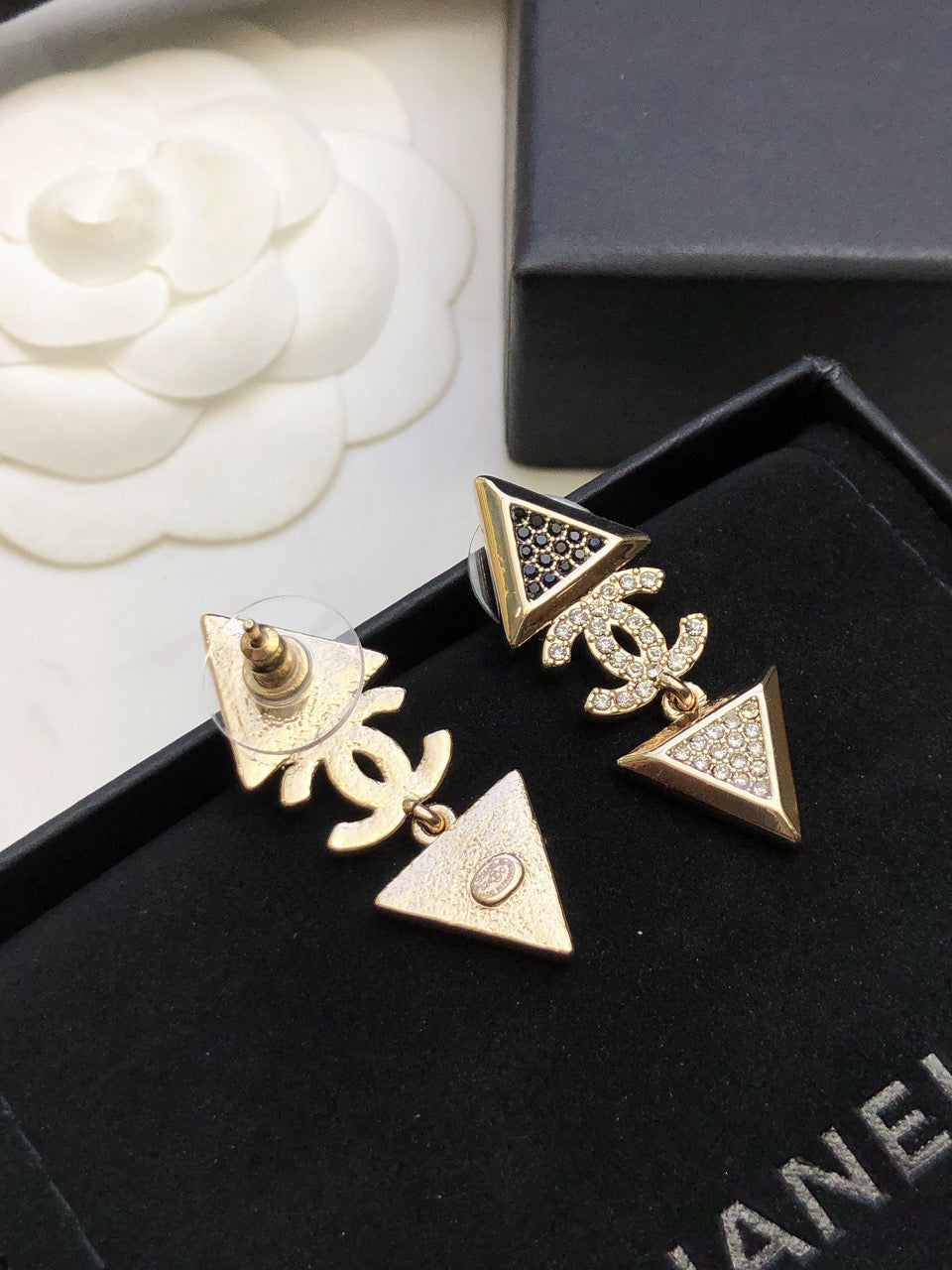 CHANEL 26S DOUBLE C LOGO TWO-TONE CRYSTAL TRIANGLE DROP EARRINGS IN GOLD METAL 631834