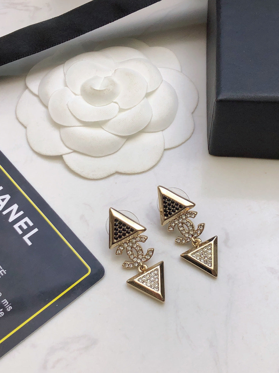 CHANEL 26S DOUBLE C LOGO TWO-TONE CRYSTAL TRIANGLE DROP EARRINGS IN GOLD METAL 631834
