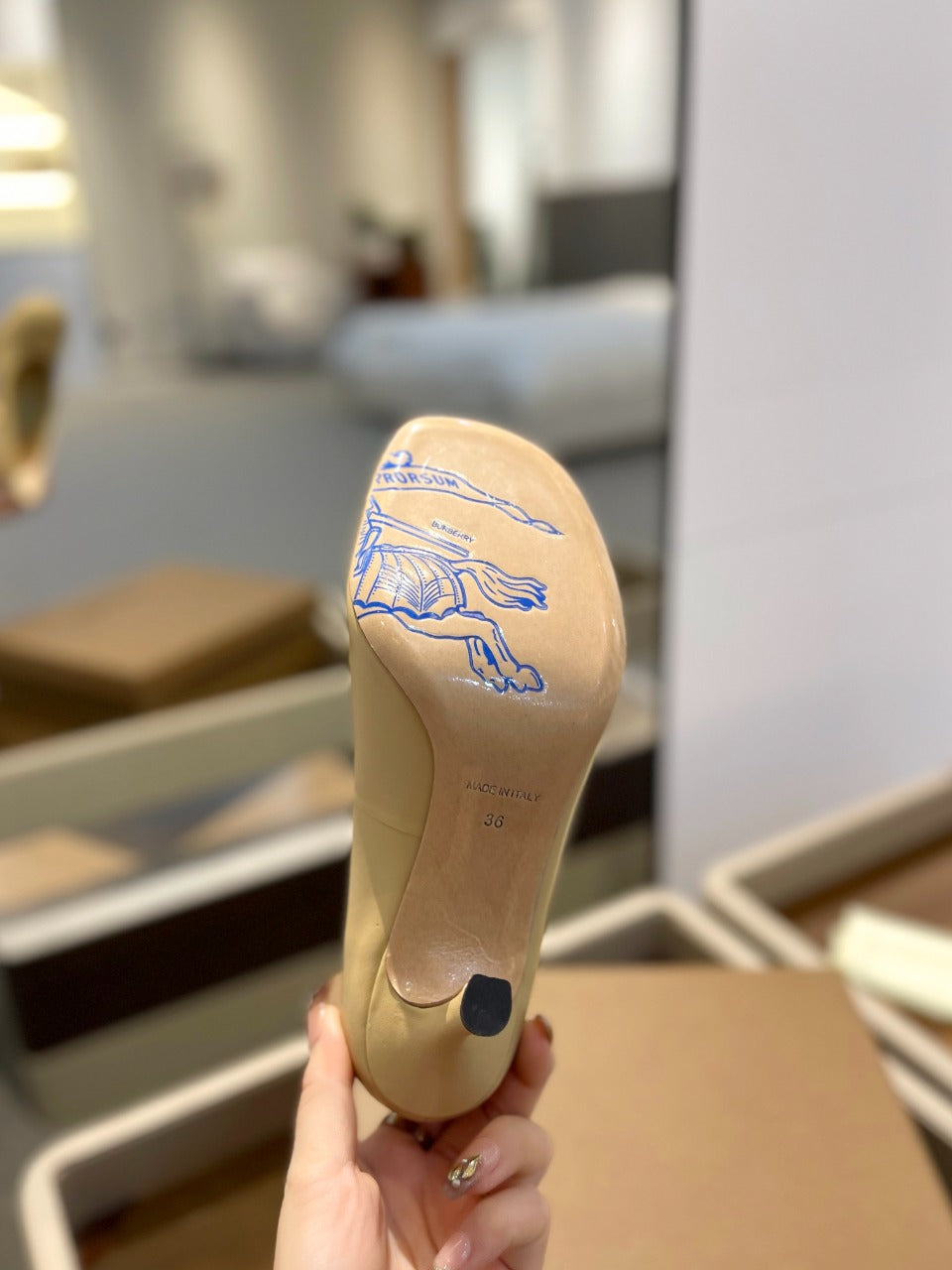 BURBERRY 26S HIGH HEELS 85 MM IN LIGHT YELLOW CALFSKIN