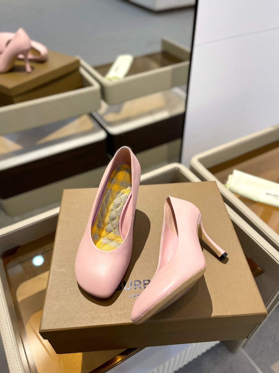 BURBERRY 26S HIGH HEELS 85 MM IN LIGHT PINK CALFSKIN