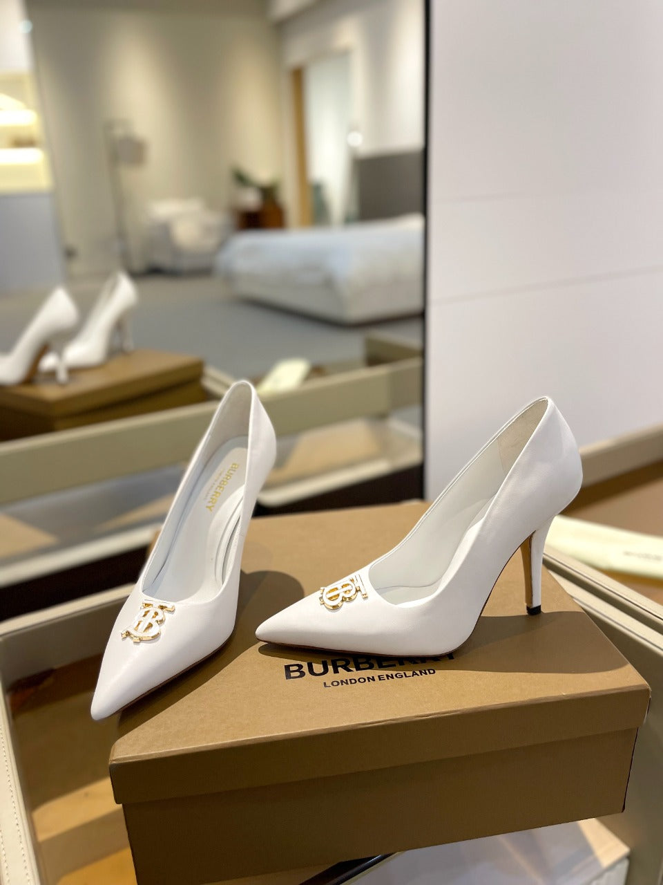 BURBERRY 26S HIGH HEELS 105 MM IN WHITE CALFSKIN WITH LOGO
