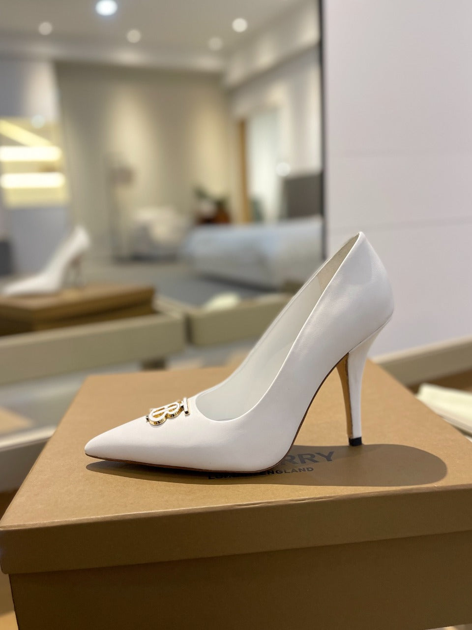 BURBERRY 26S HIGH HEELS 105 MM IN WHITE CALFSKIN WITH LOGO