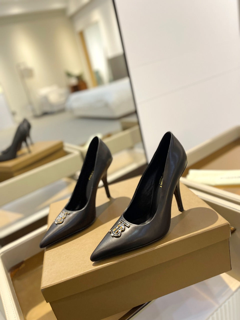 BURBERRY 26S HIGH HEELS 105 MM IN BLACK CALFSKIN WITH LOGO