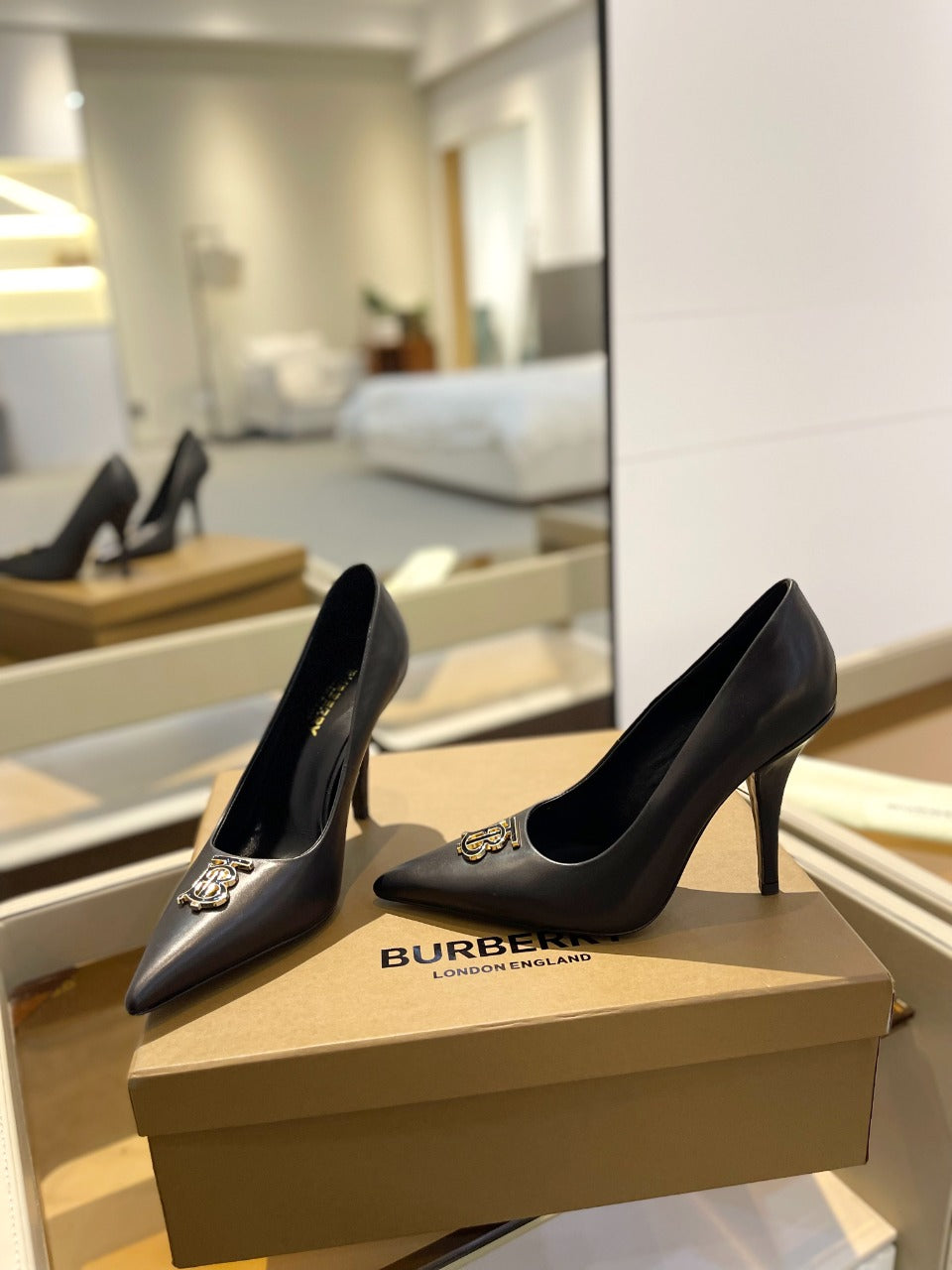 BURBERRY 26S HIGH HEELS 105 MM IN BLACK CALFSKIN WITH LOGO