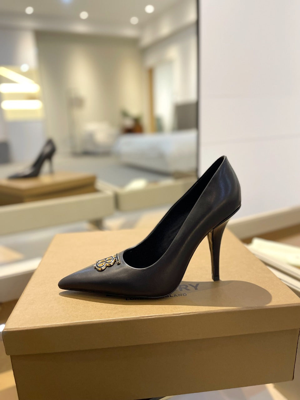 BURBERRY 26S HIGH HEELS 105 MM IN BLACK CALFSKIN WITH LOGO