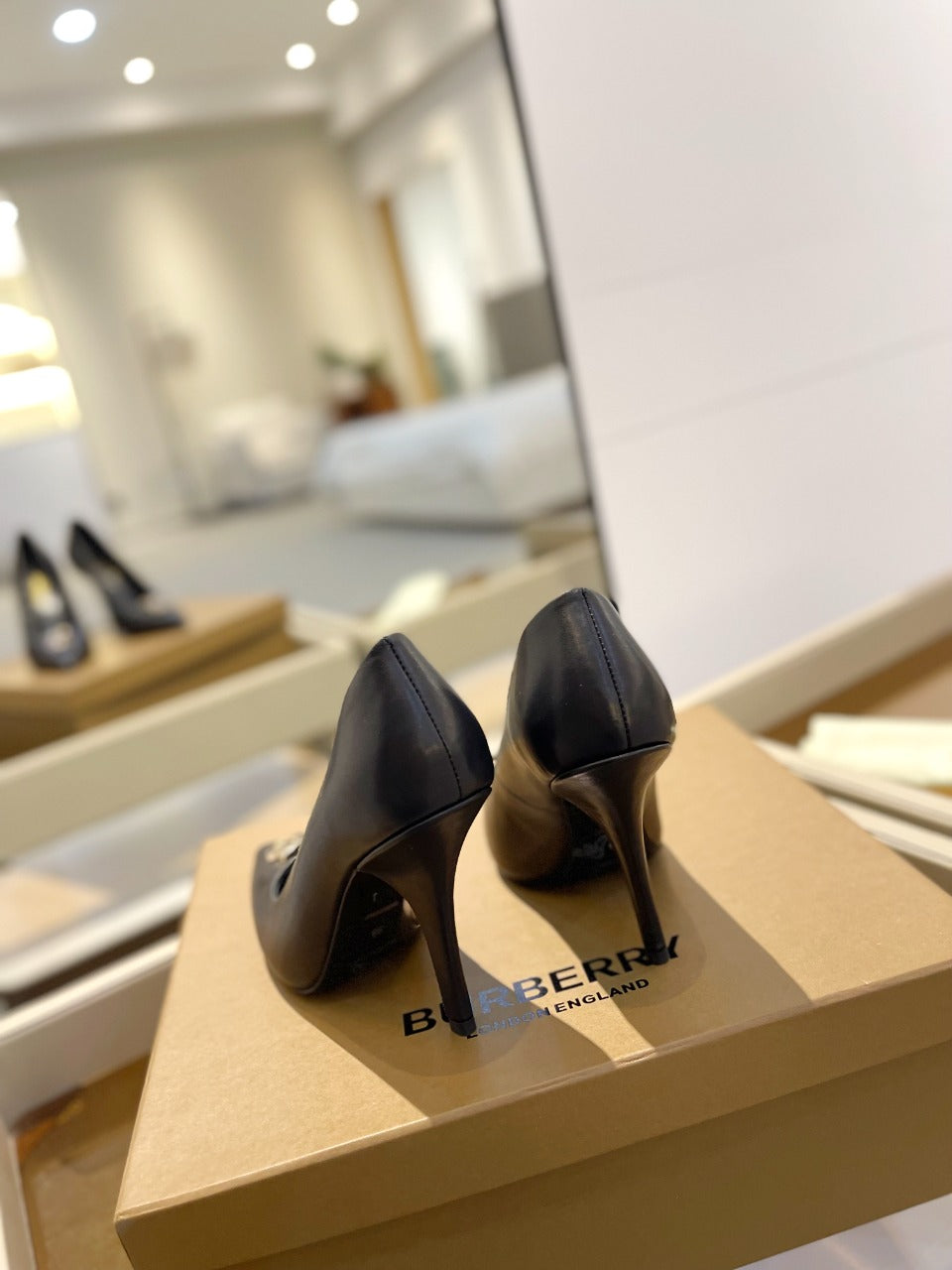 BURBERRY 26S HIGH HEELS 105 MM IN BLACK CALFSKIN WITH LOGO