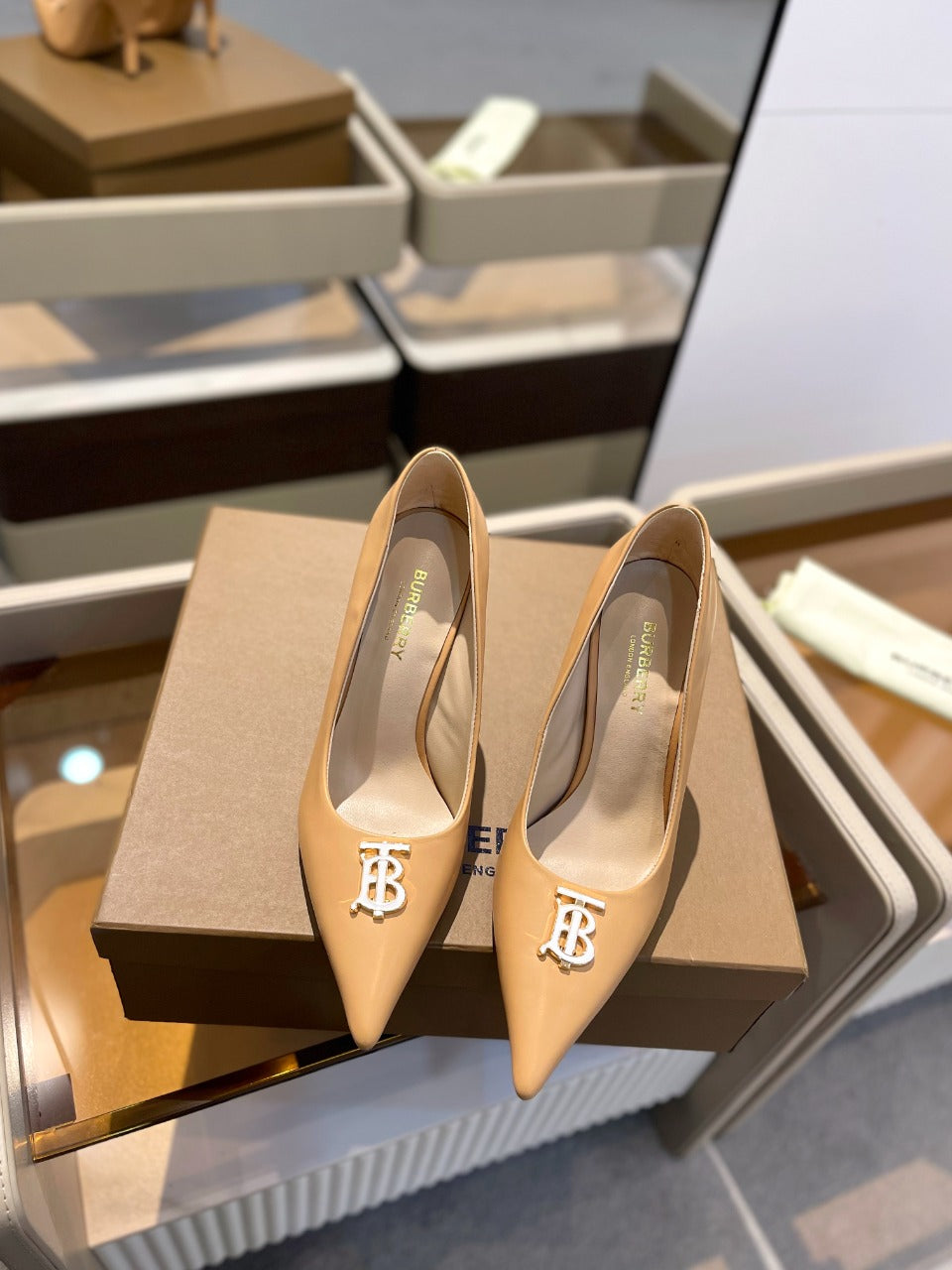 BURBERRY 26S HIGH HEELS 105 MM IN PALE BEIGE CALFSKIN WITH LOGO