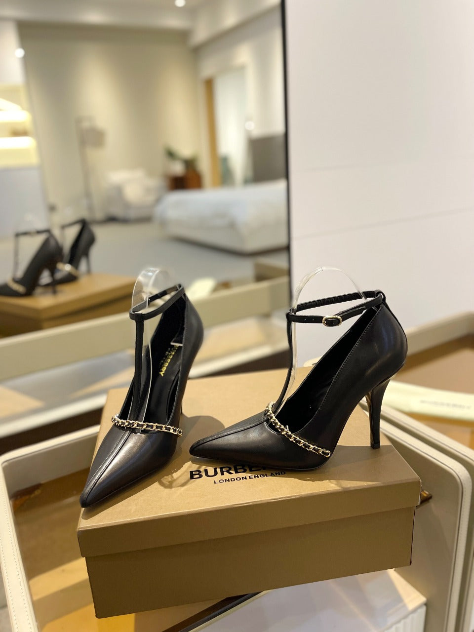BURBERRY 26S HIGH HEELS 105 MM IN BLACK CALFSKIN