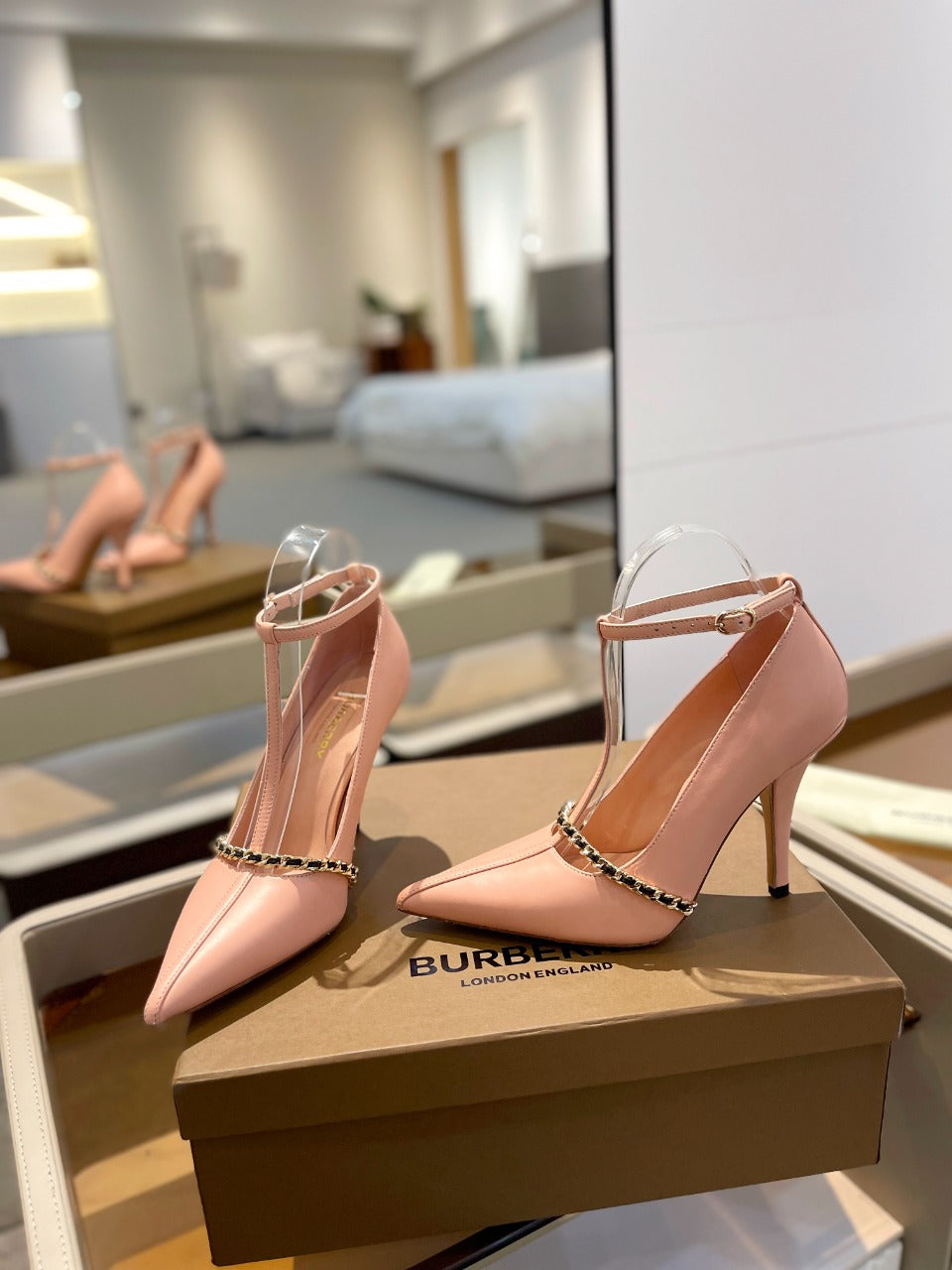 BURBERRY 26S HIGH HEELS 105 MM IN NUDE PINK CALFSKIN