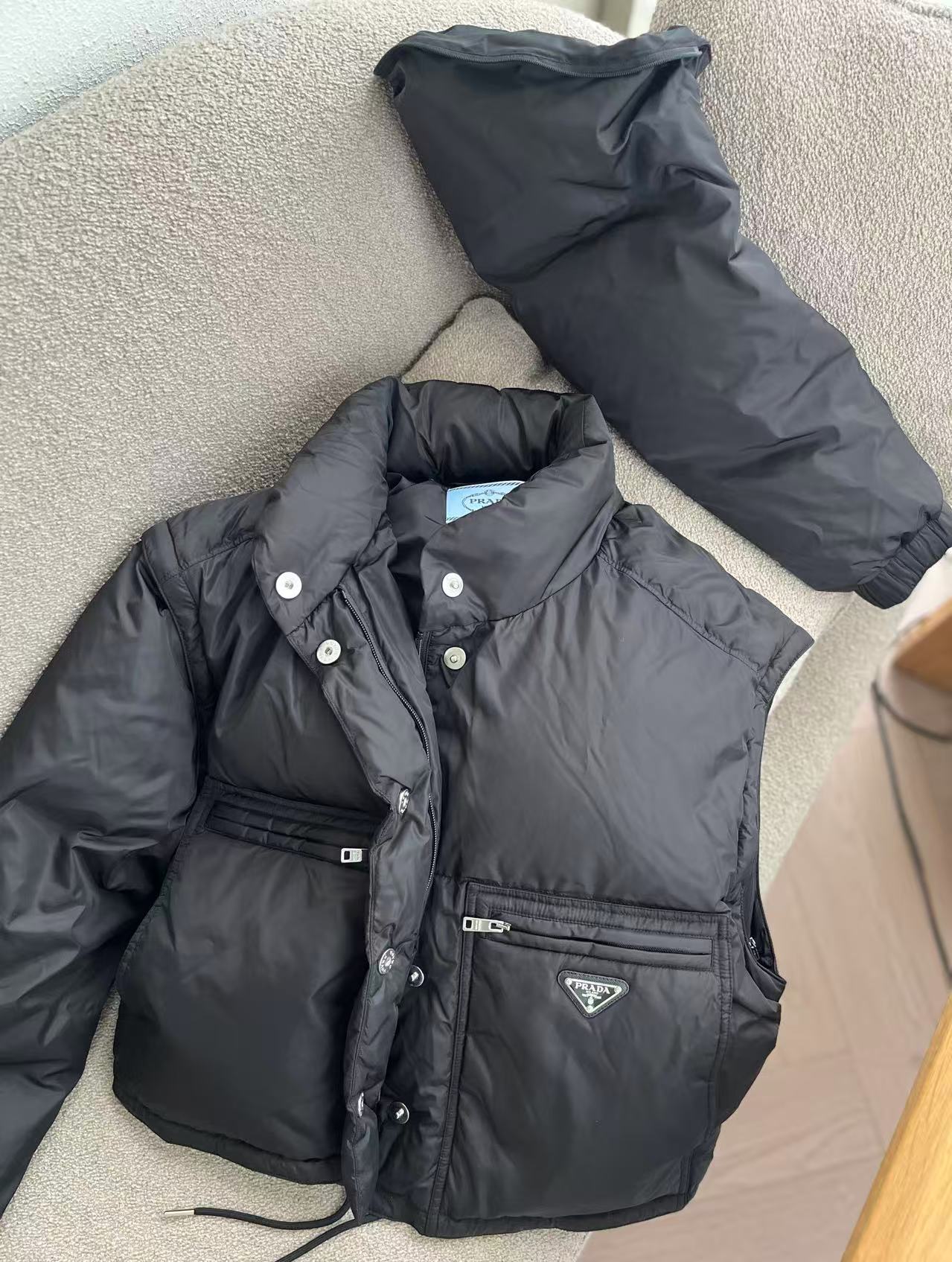 PRADA 25S PUFFER JACKET 463