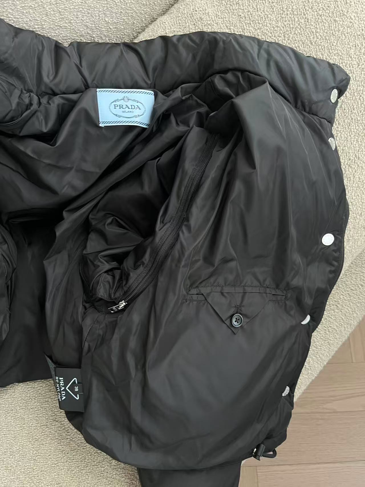 PRADA 25S PUFFER JACKET 463