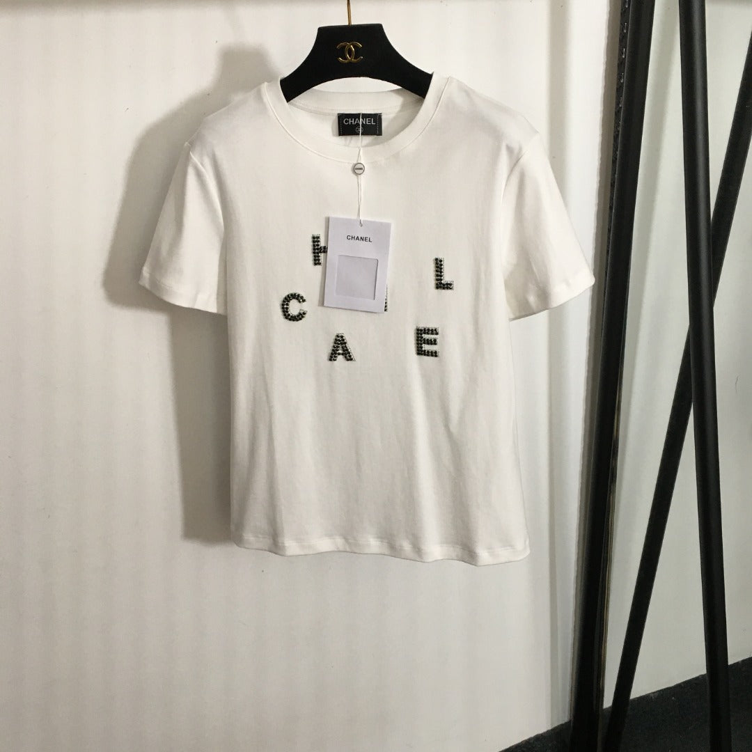 CHANEL 26S EMBELLISHED SHORT-SLEEVE T-SHIRT 850